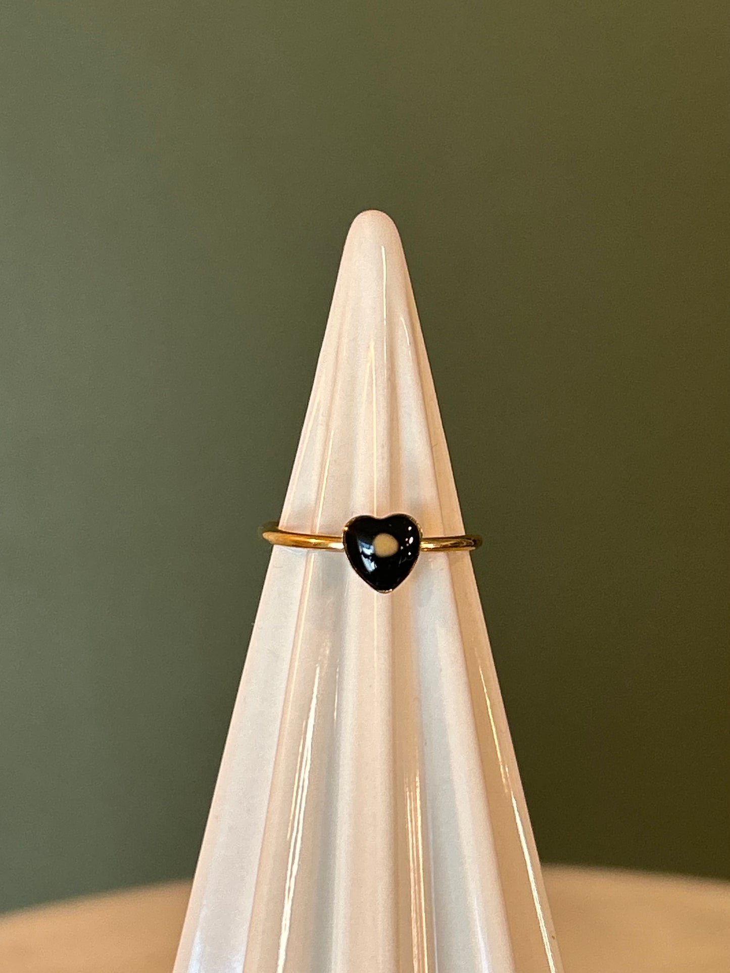 Heart ring with Mustard Seed- 18k Gold