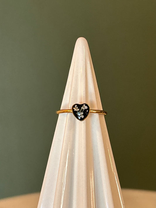 Heart ring with Queen Anne’s Lace- 18k Gold