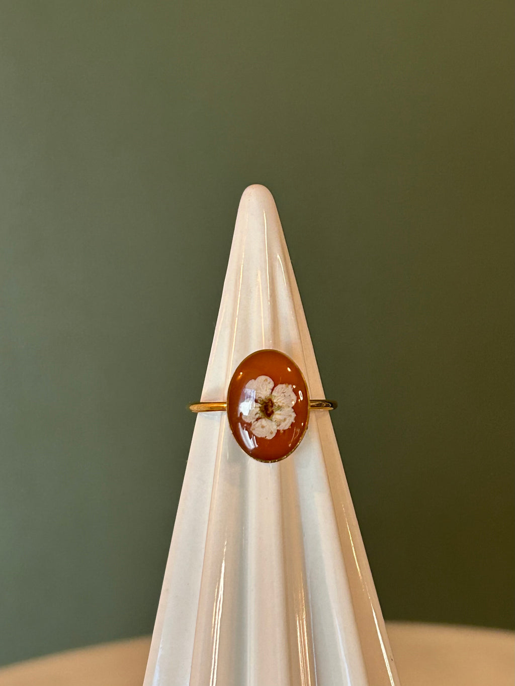 Large oval ring with Wedding Lace- 18k Gold