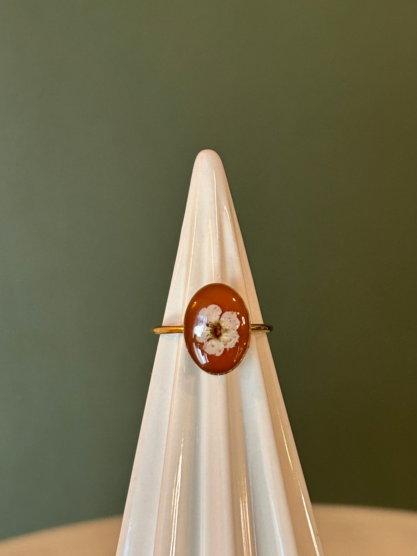 Large oval ring with Wedding Lace- 18k Gold